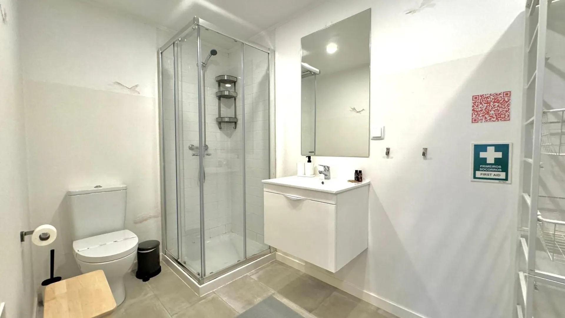 Curious Crow Studio 1 By Homeful Homes 리스본 아파트
